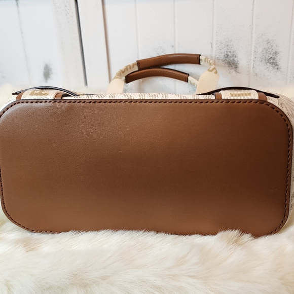 🎀 PRICE DROP! Michael Kors Signature Maeve Convertible Open Tote - Picture 8 of 11